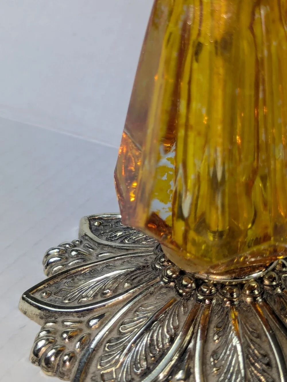 Vintage Hollywood Regency “Handy Andy” Vanity Clip Stand